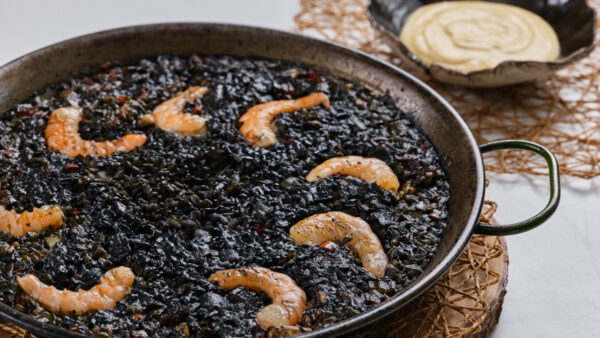 Arroz Negro con Sepia y Gambas